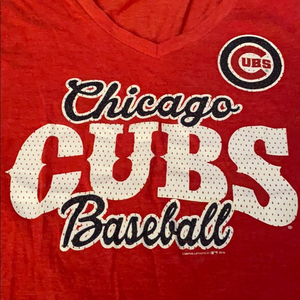 Chicago Cubs Red Women’s T-Shirt Size M - Picture 2 of 3